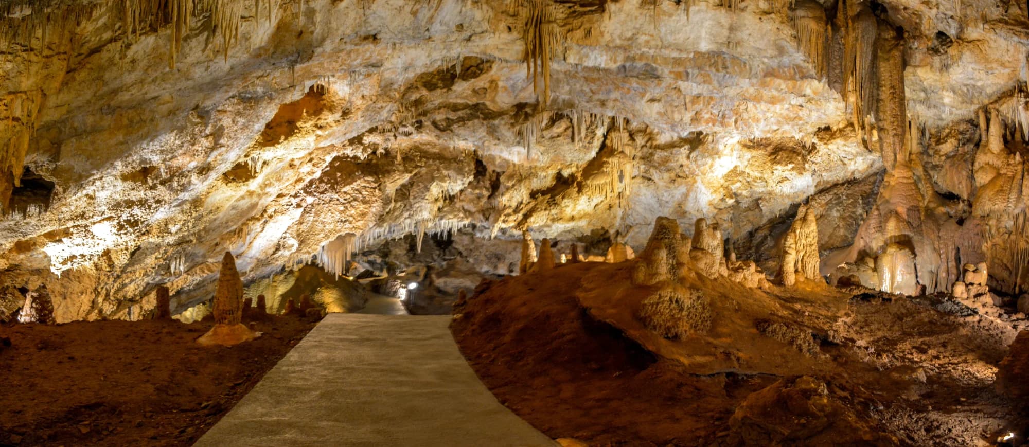 Lipa Cave — Cetinje