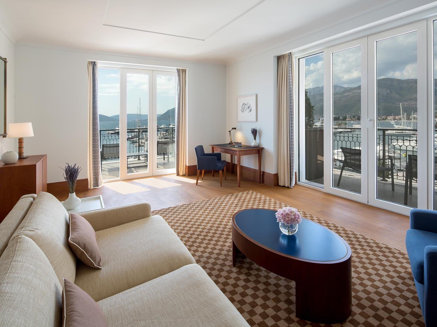 Hotel in Tivat - Photo 3