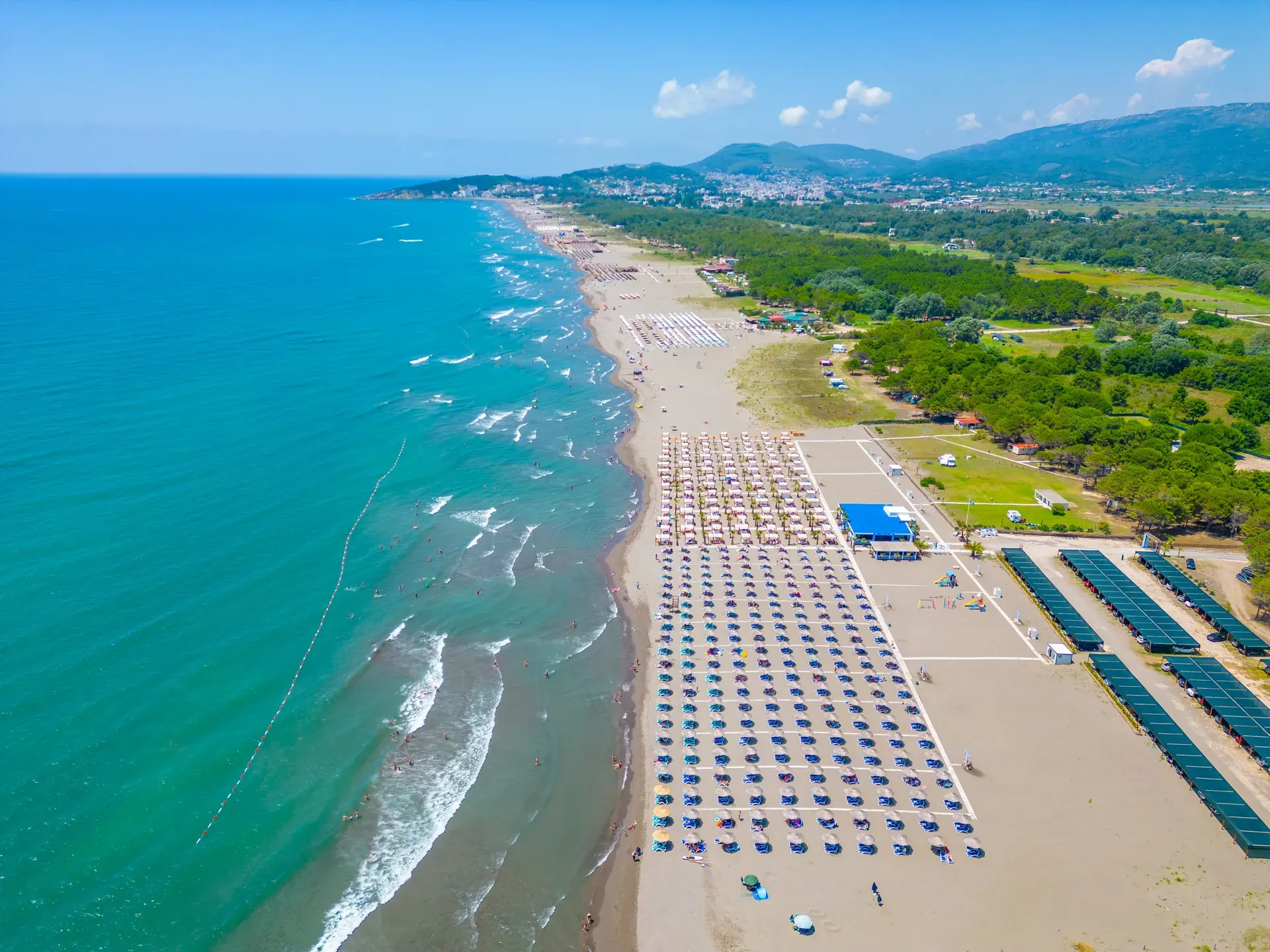 Broad sandy shore at Velika Plaža near Ulcinj