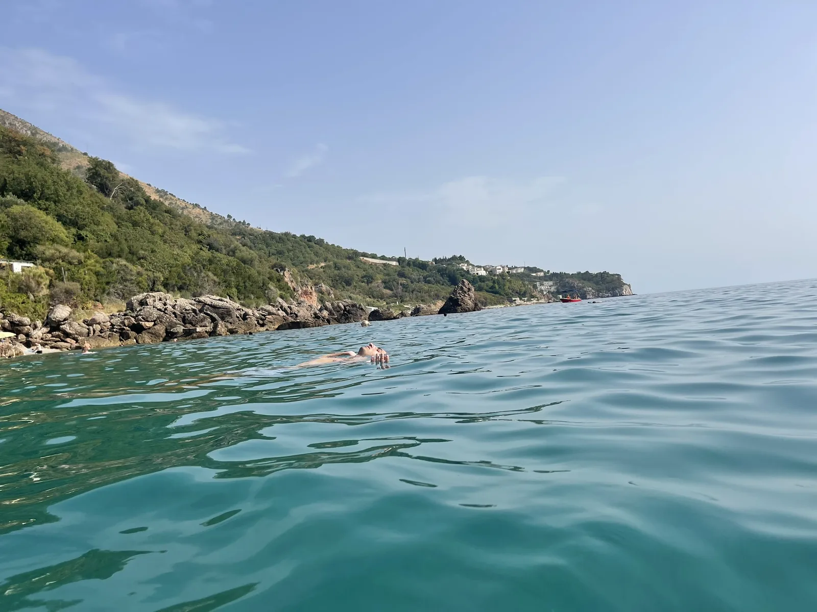 The limestone ridge above Drobni Pijesak dropping to the sea
